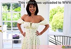 Belle-mère française dit : Regarde mes gros seins avant la baise POV taboue