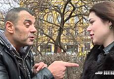 Prelepa Jessica Bell dobi spermo na svojo veliko rit v javnem zunanjosti