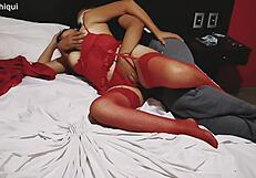 cornudo observa manoseada a su esposa