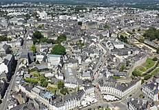 Emma La Belle Milf Adore Les Plans À Trois