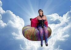 Who wants granny lickin dick??