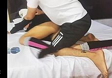 sorprendida urtando recibe polla de castigo