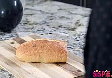 Chloe Temple prosi Rickyja Spanisha za jajca