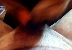 عاهرة بيت الأرجنتينية تحصل على نيك شرجي قوي