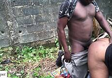 Kiihottunut maatilatyttö saa hyvää takaa-ajoa maatilallaan velipuolen kanssa