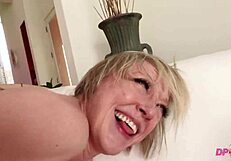 Daj, poglej Dee Williams vzame dvojni anal kot profesionalka!