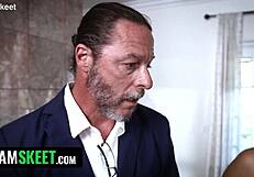 Hej fantje, hočete videti dve mačehi jebati svoje pastorke v divji predstavi?