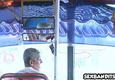 Kolombiyalı esmer kadın nasıl sikileceğini biliyor!