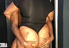 Tasty big ass babe contrasts with muscular bodybuilder in intense fucking session.