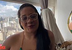 essa morena safada trai o namorado logo no início do namoro