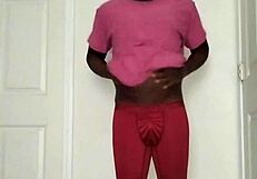 Bodybuilder Shows Off Muscular Chest And Abs In Workout!