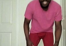 Bodybuilder Shows Off Muscular Chest And Abs In Workout!