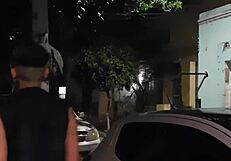 volviendo de vacaciones, un amigo nos muestra cómo se tira a la chica de la esquina