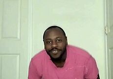 Bodybuilder Shows Off Muscular Chest And Abs In Workout!