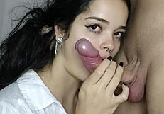 Morena Novinha Brincando Com Pau Grande!