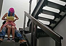 Merdivenlerde komşuyla hızlı seks, neredeyse yakalanıyoruz