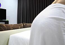 uhh, secret shower vid of thai student washing up before class