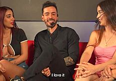 La Mexicaine aux gros seins réalise le fantasme de fan en show public