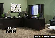 Widzę duże cycki w pracy z Jenna Presley i Jessica Jaymes