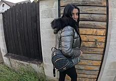 Tanta sborra versata sulla mia giacca lucida dal giardiniere in questa anteprima