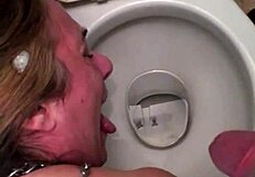 esclave f humiliated at the outdoor pissotiere spot.