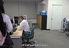 日本女主人Mero抽烟和颜面骑乘