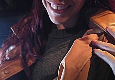 La Chica De La Librería Me Quita El Condón En El Auto