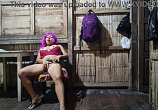 madrastra seductora baila caliente esperando a su hijastro universitario para sexo real exclusivo.