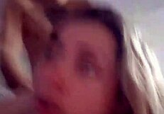 esas nalgas latinas rebotan rico mientras me chupan y follan bien