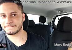 صبي الجيم يتبعني ليغازلني وينيكني في الحمام