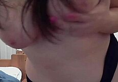 This 18-year-old sexy camgirl is performing live.