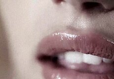 Those lips are so fetish-worthy! Babe teases!