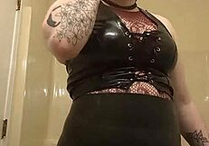 She Uses Lovesense While Applying Makeup