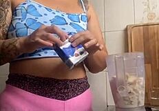 Woman Flashes Swollen Pussy In Public Exhibition