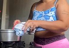 Woman Flashes Swollen Pussy In Public Exhibition