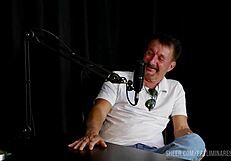 Watch Bia Hot and Pri Melancia humiliate Carlos Urach in podcast?