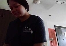 Hermanastra de 18 años pide ropa y a cambio pide que le llenen el culo de leche