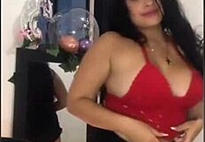 i'm a latina amateur dancing for you in homemade video
