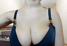 OILED BOOTY AND PUSSY SHOW MASTURBATION SLOW CLOTHES ON OFF