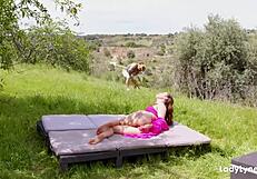 camra lady lyne shows us how a threesome is dun