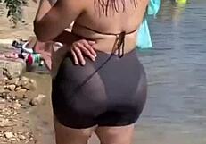 Bunduda gostosa is a hot prostitute.