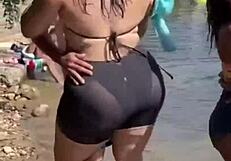 Bunduda gostosa is a hot prostitute.