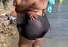 Bunduda gostosa is a hot prostitute.