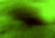 Kovrdžava devojka sisa na skrivenoj kameri!