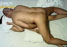 Silip del 3: Pinay ung studerende bliver kneppet af professor, stram fisse sprøjter våd