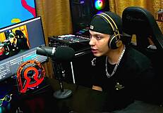 Ruan kisses Bruna Lambertini naked on lap