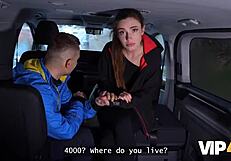 VIP4K seksi atletičarka Sakura Hell jebe stranca u kolima ispred bf-a