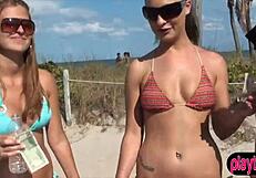 AMATEUR TEEN FUCKS A STRANGER IN A MOVING CAR!