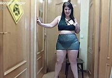 Milf with big ass dancing and stripping boldly