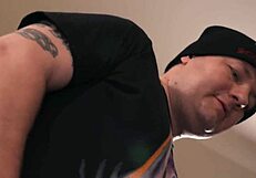 Tysk storbröstad eskort Manu Magnum i hård kondomfri quickie